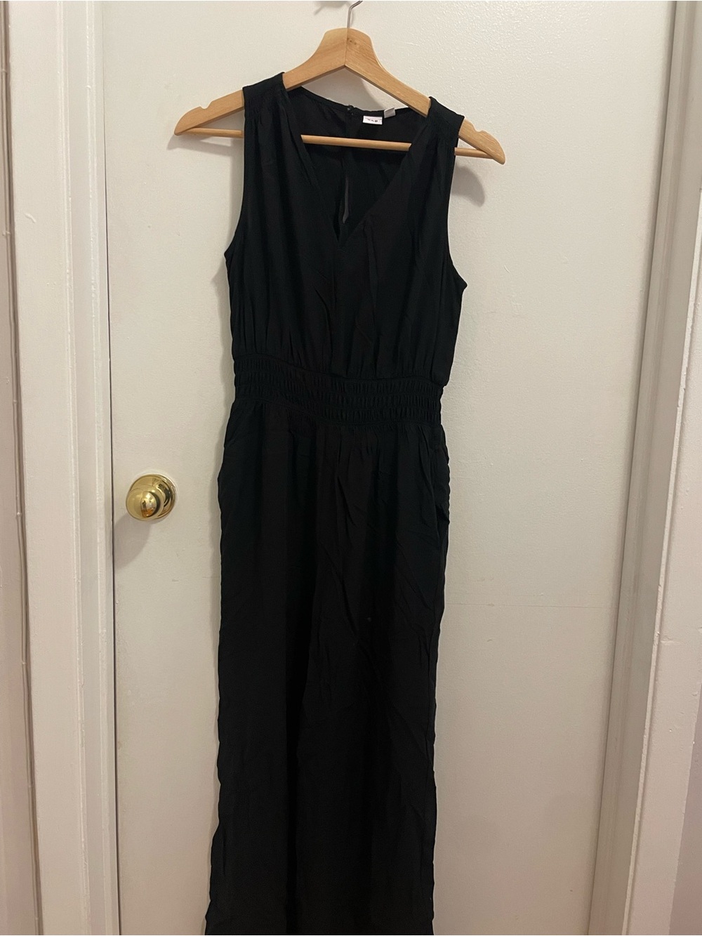 Gap Sleeveless V-Neck Jump Suit